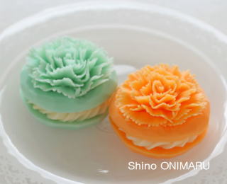 ソープカービング　カーネーションのマカロン